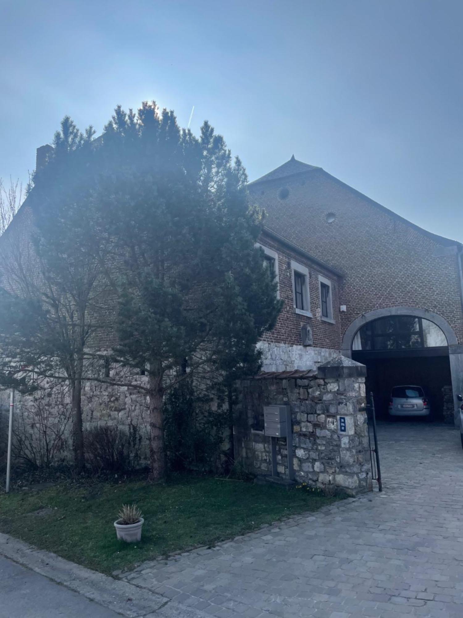 Les Deux Au Dessus De La Colline Namur