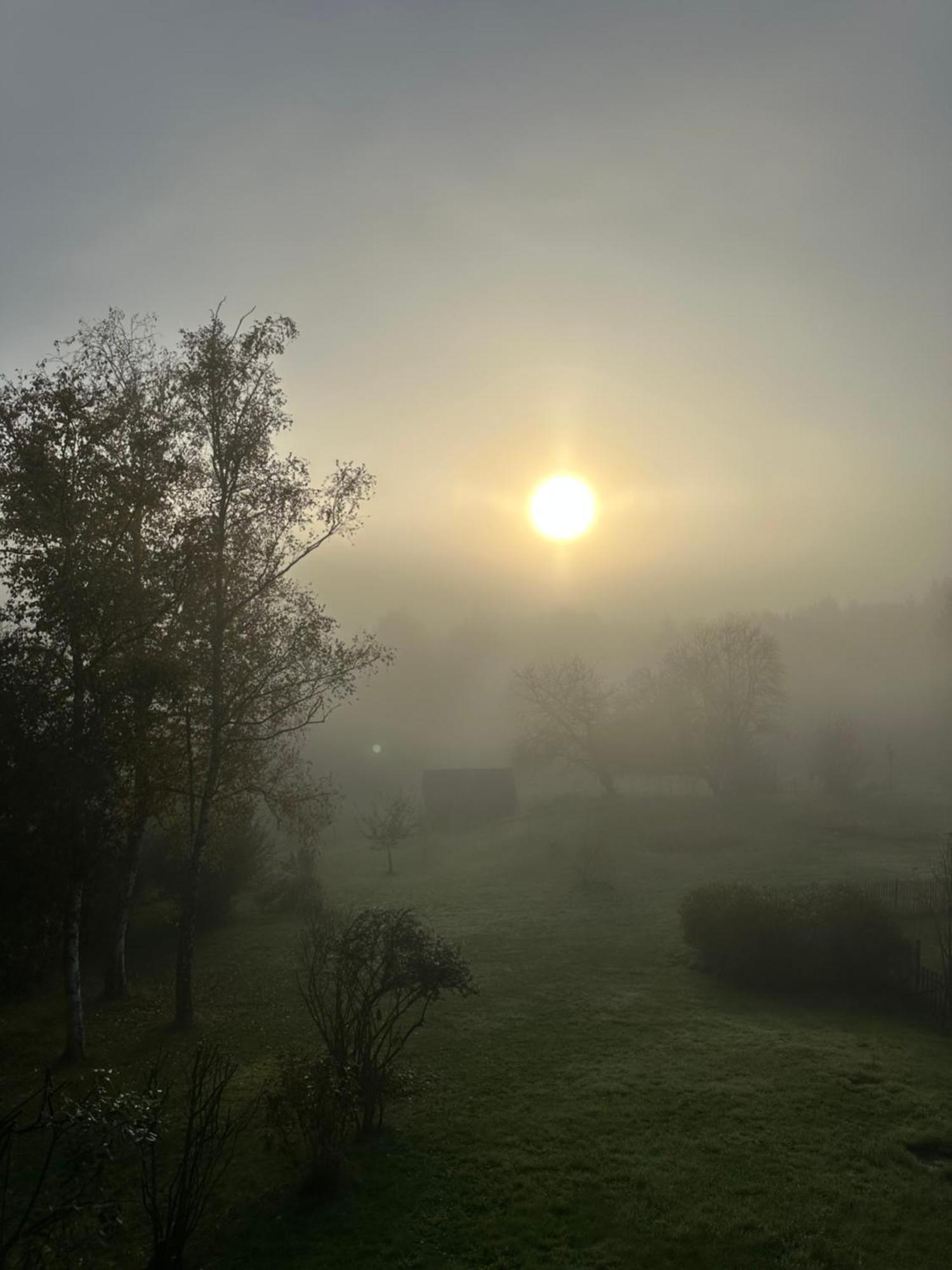 Les Deux Au Dessus De La Colline Séjour chez l'habitant *