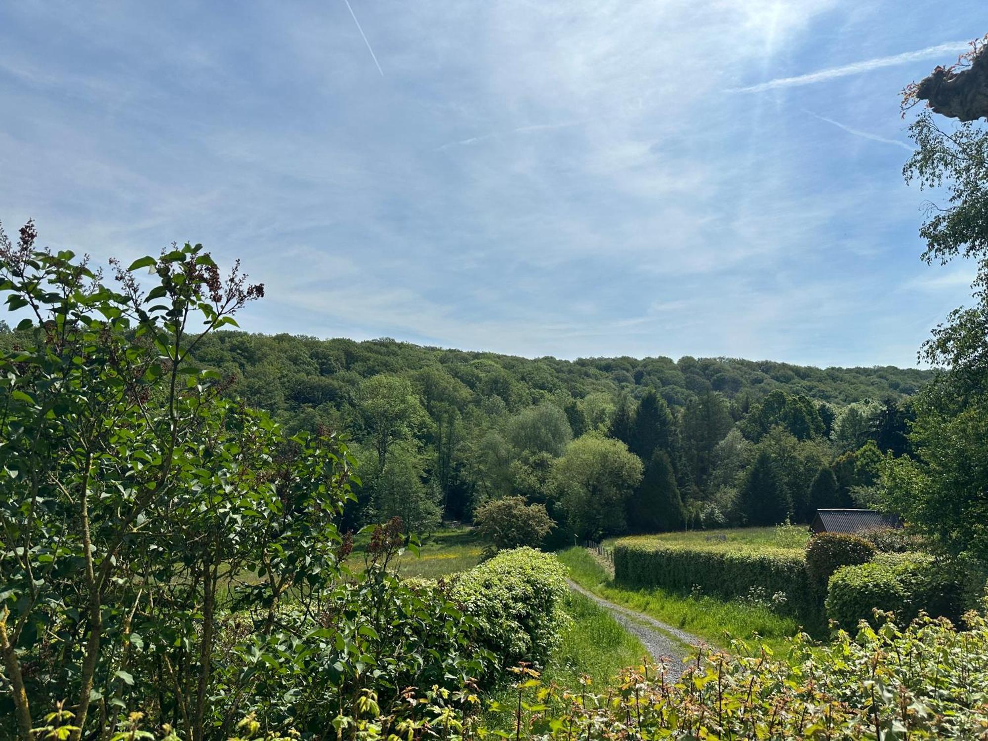 Les Deux Au Dessus De La Colline Namur